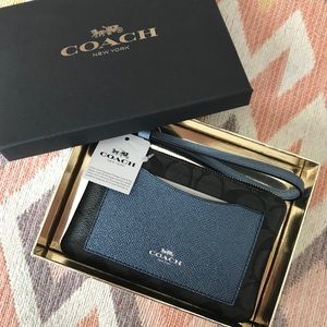 Coach wristlet NWT